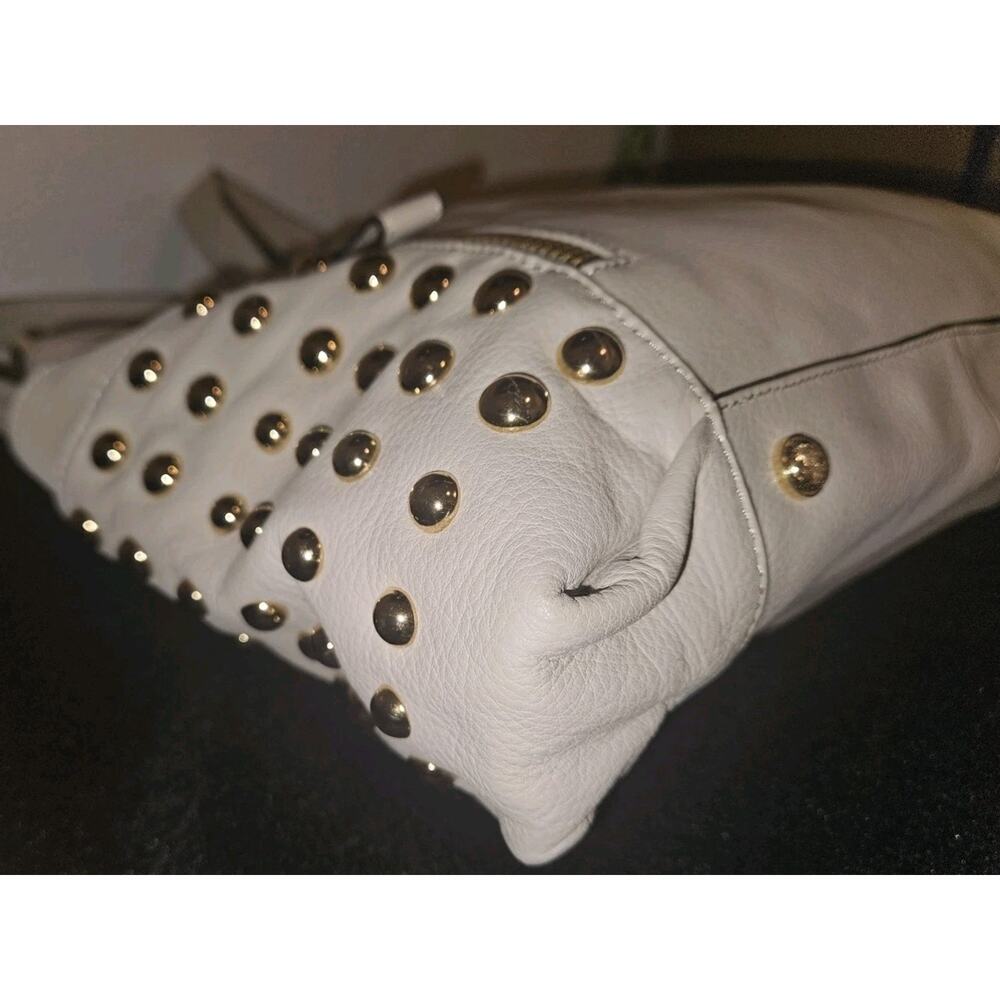 B Makowsky Leather Gold Studded Cream Handbag 14x10 - Picture 10 of 11